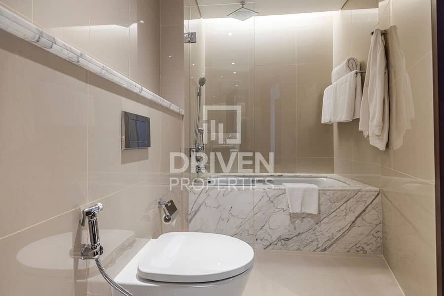 Full Burj Khalifa and Sea Views | Serviced Unit - Image 19