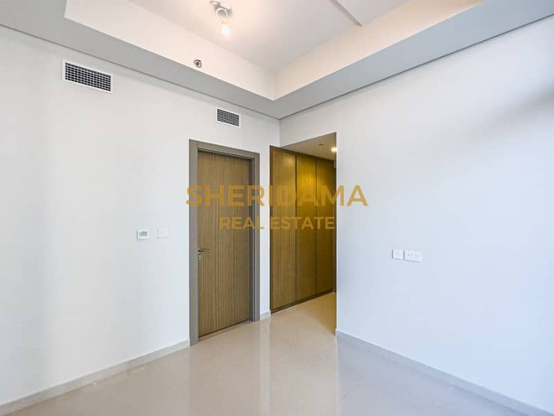 7 S-Business Bay-Aykon-1807-Ph07. jpg
