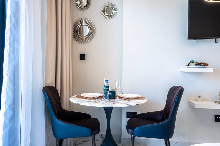 7 Dining 2. jpg