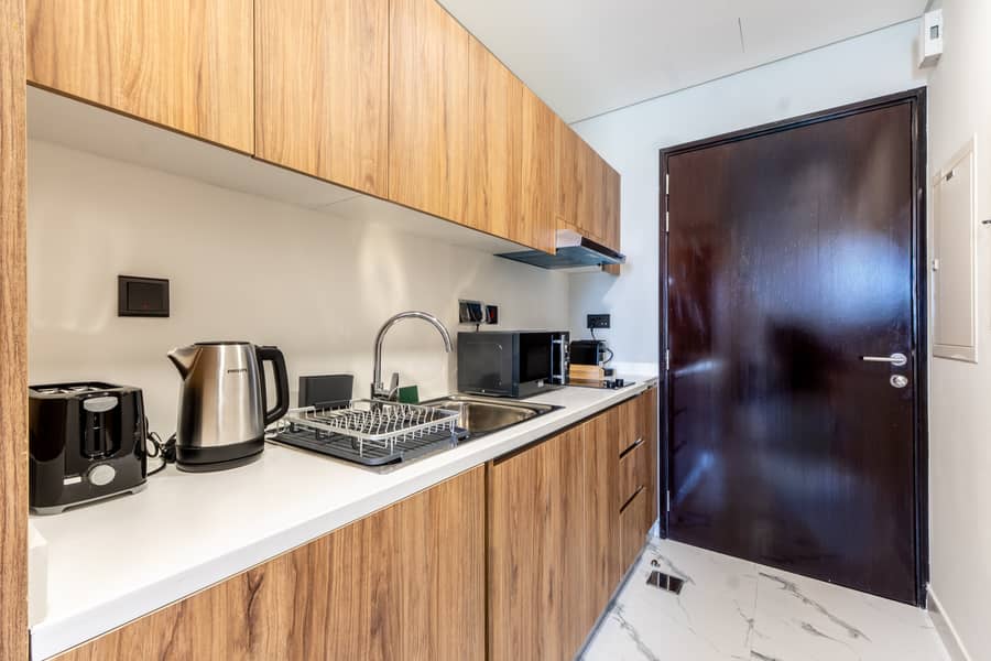 13 Kitchen 1. jpg