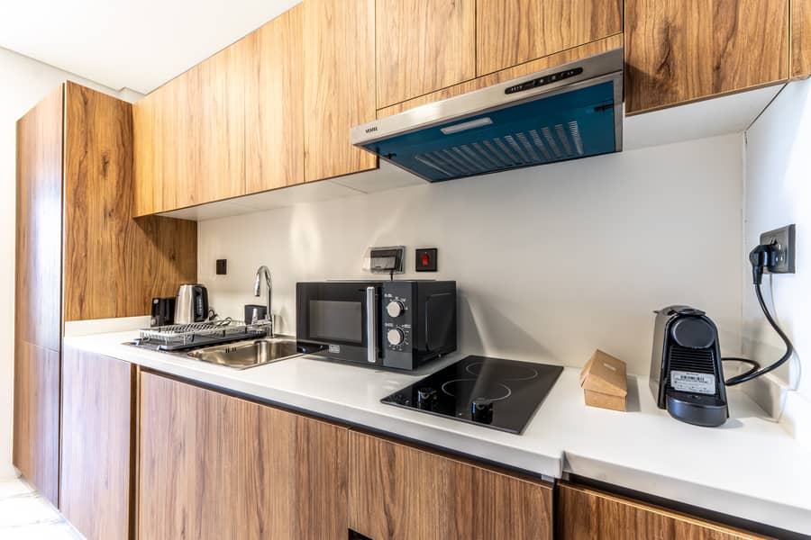 14 Kitchen 2. jpg