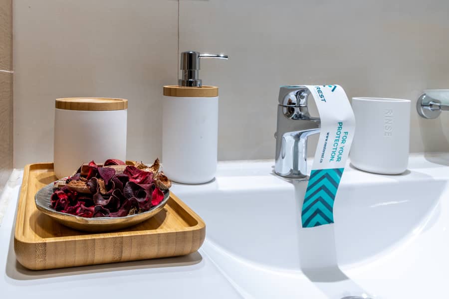 19 Washroom 3. jpg