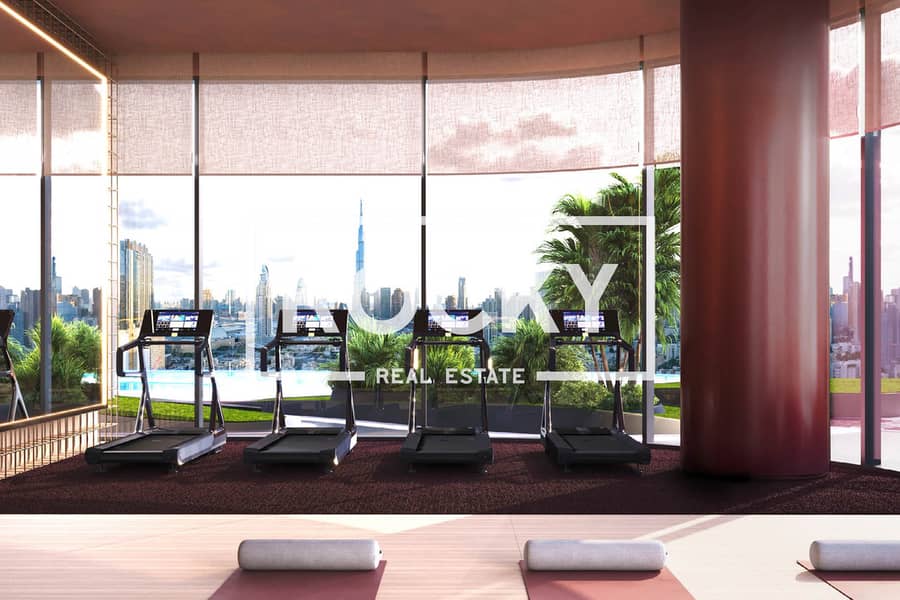 Luxurious Three Bedroom | Burj Khalifa View - Image 10