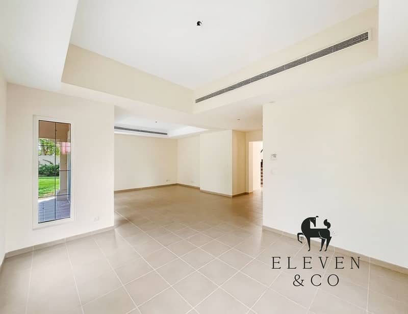 Large plot | Vacant | Immaculate Villa