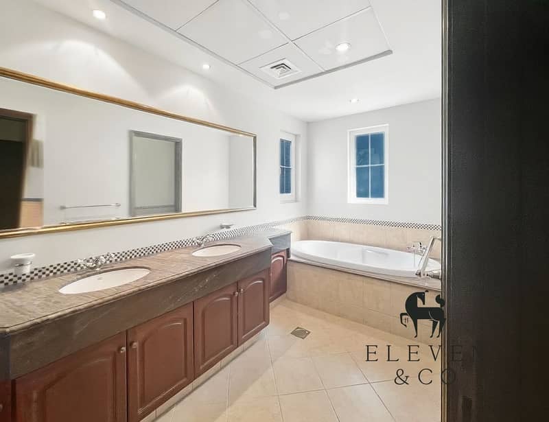 Large plot | Vacant | Immaculate Villa - Image 7