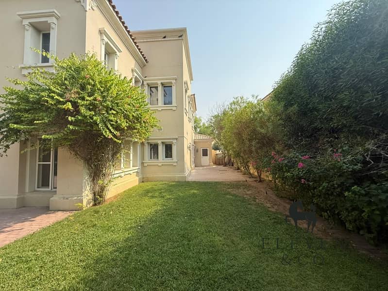 Large plot | Vacant | Immaculate Villa - Image 9