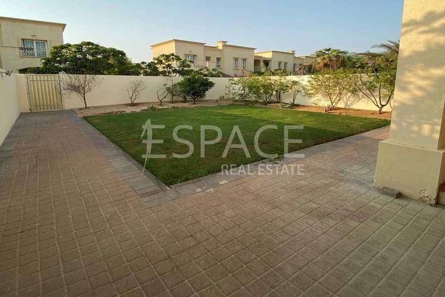 4E|Nicely Landscaped|Vacant 9th November