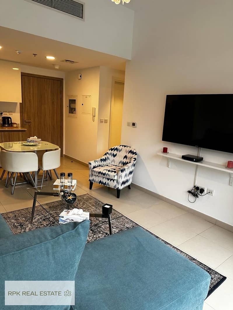 Modern 1BR | Fully Furnished | Pool View - Image 6