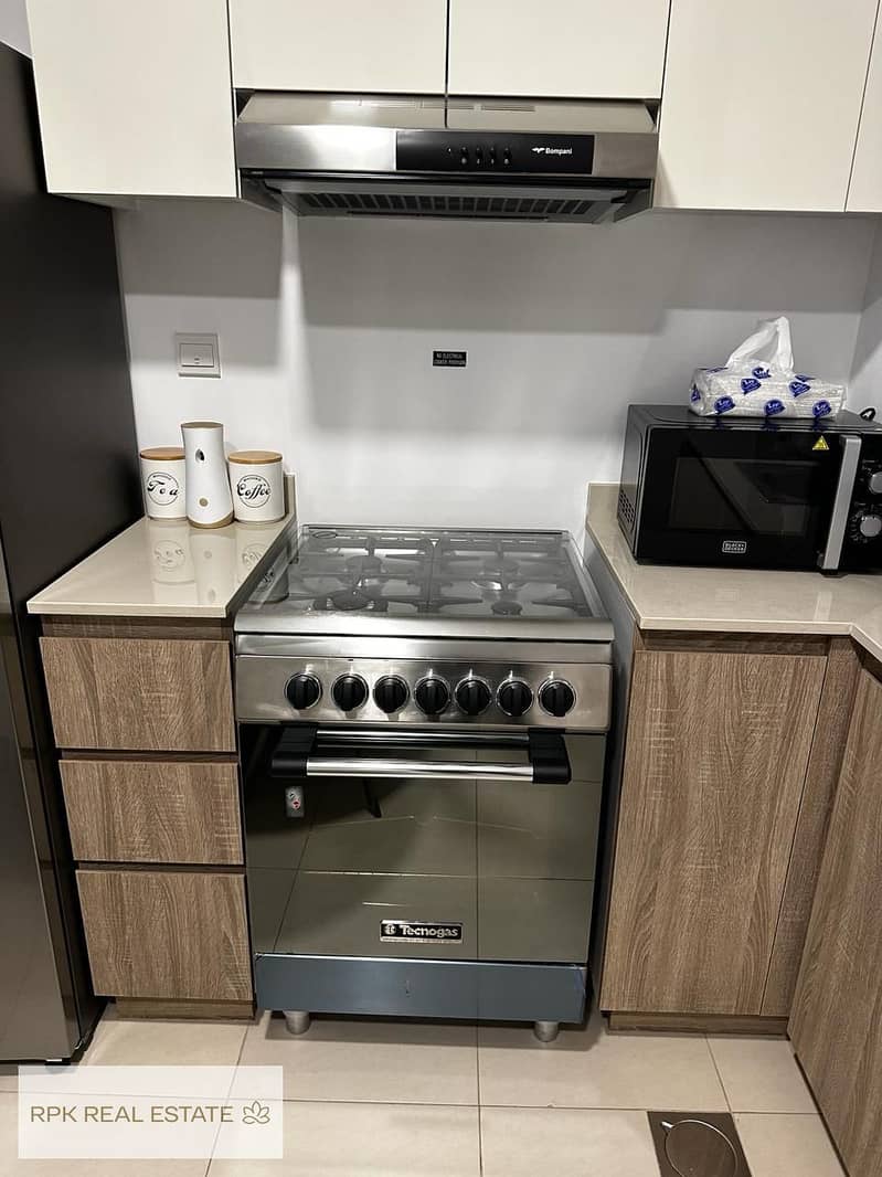 Modern 1BR | Fully Furnished | Pool View - Image 9