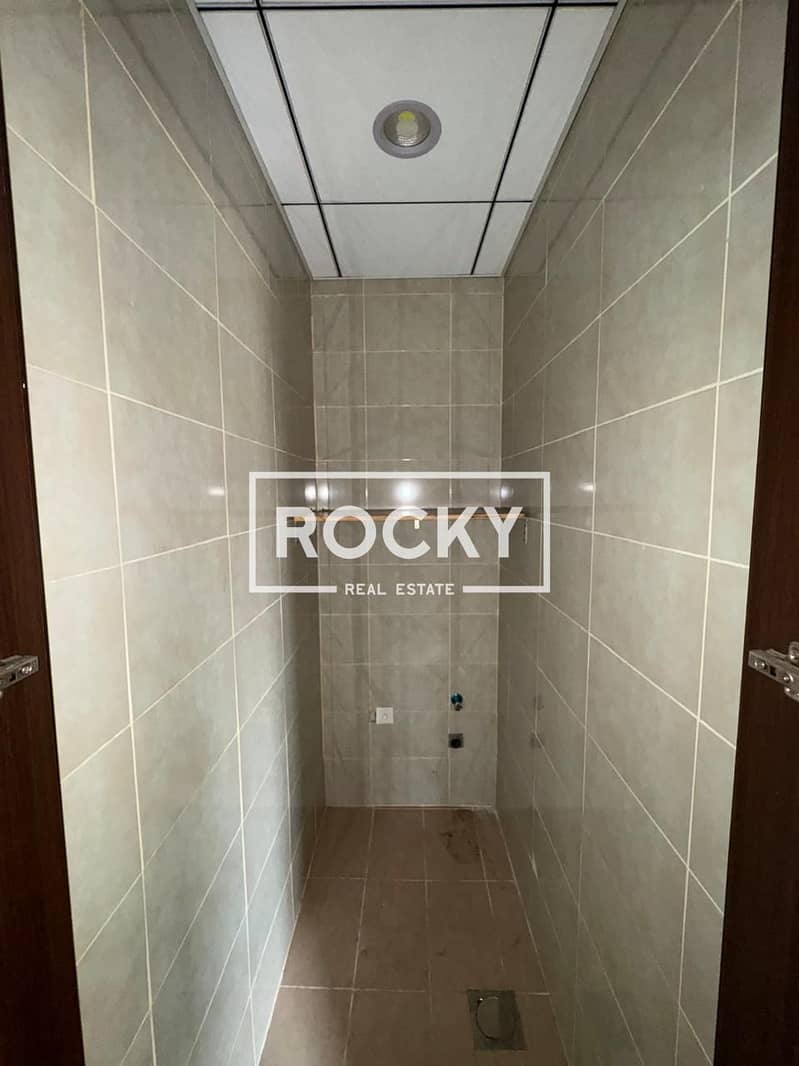 1 B/R Opposite Ports & Customs office, Al Raffa - Image 11