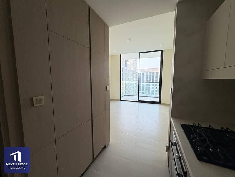 Unique Layout | Unfurnished | Community View