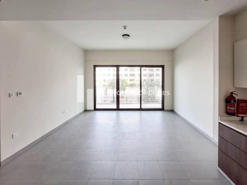 Pool and Golf Course View l Vacant | Modern Layout