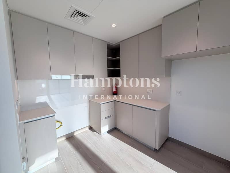 BIGGEST LAYOUT | HUGE BALCONY | VACANT