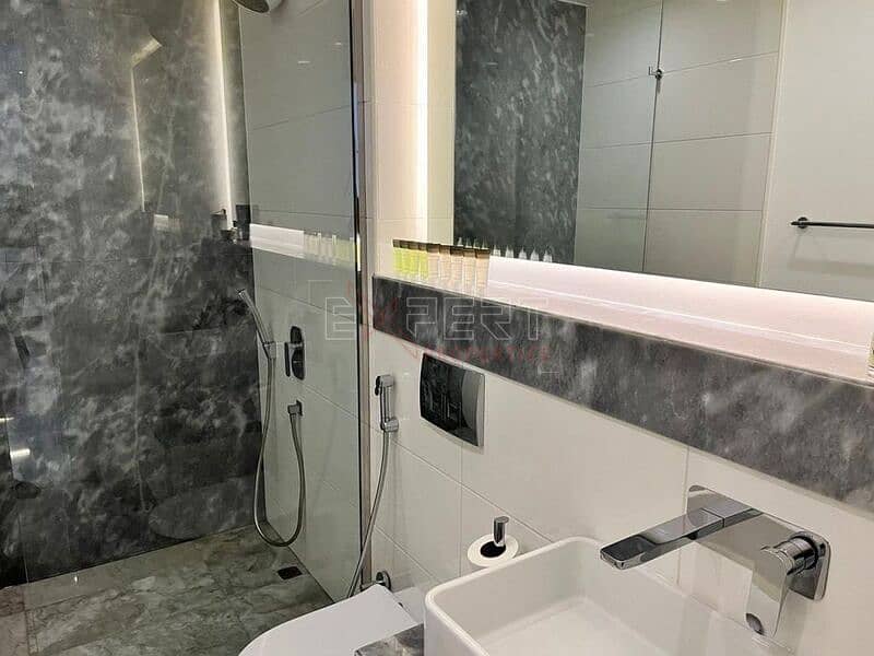 Spacious Open Layout | Central Location | Luxury Apartment - Image 10