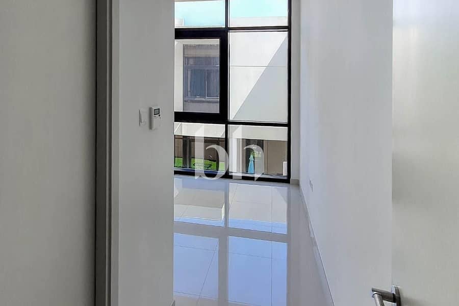 Well Maintain | Landscaped | Vacant - Image 7