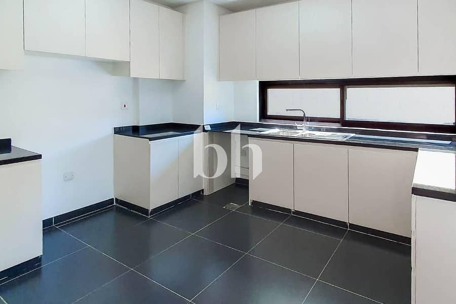 Well Maintain | Landscaped | Vacant - Image 8