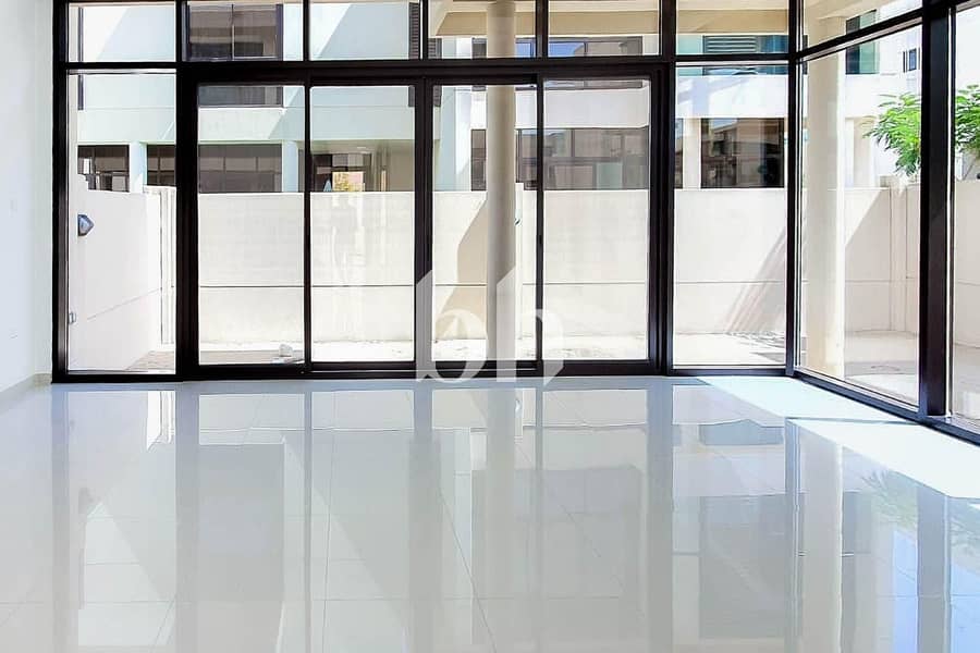 Well Maintain | Landscaped | Vacant - Image 10