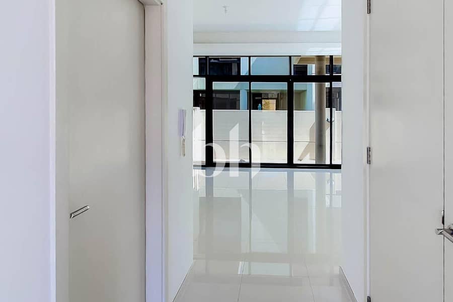 Well Maintain | Landscaped | Vacant - Image 12