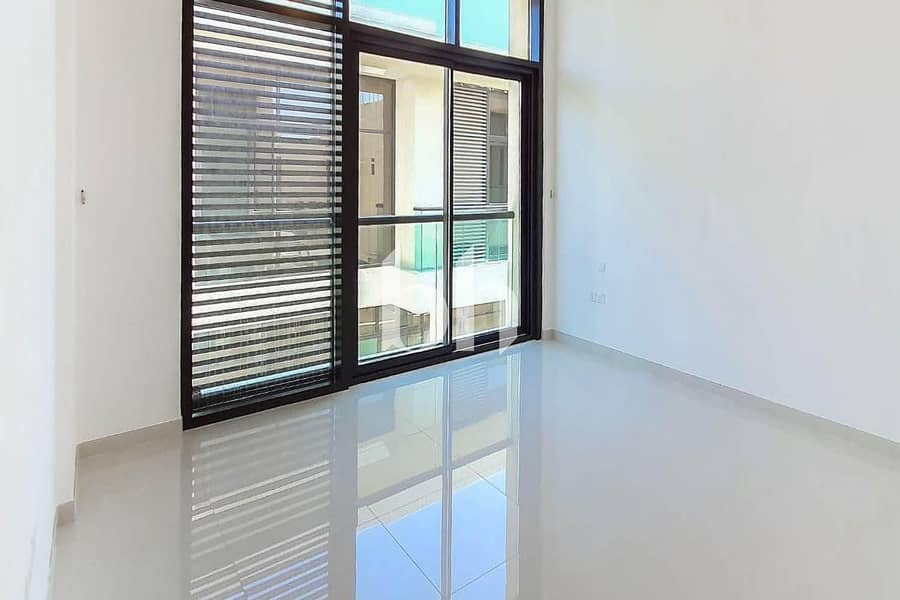 Well Maintain | Landscaped | Vacant - Image 19