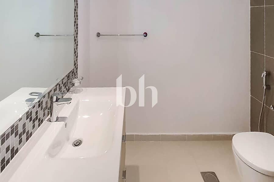 Well Maintain | Landscaped | Vacant - Image 20