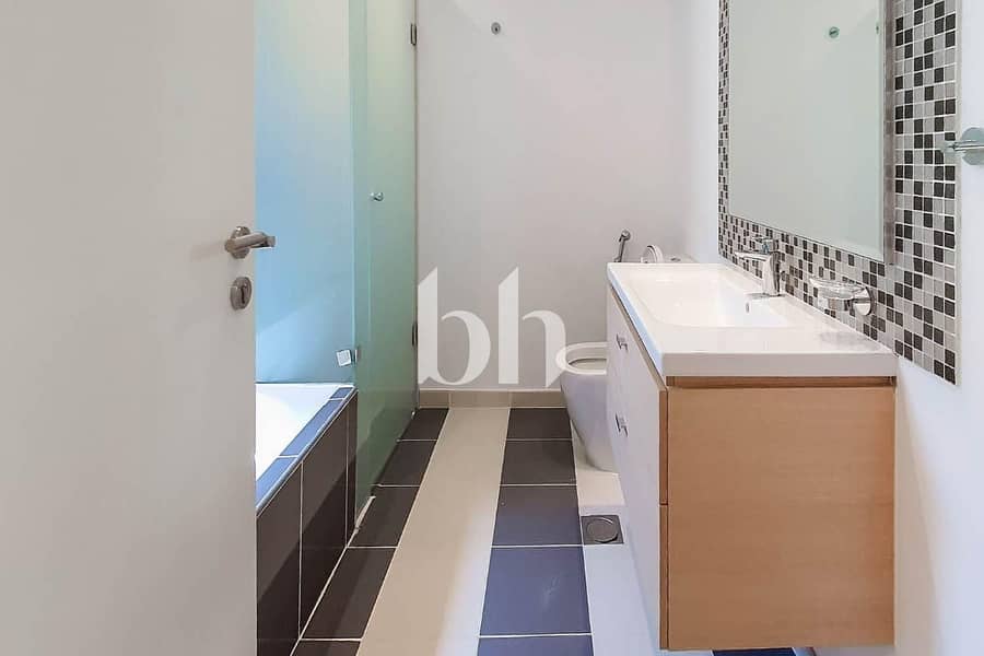 Well Maintain | Landscaped | Vacant - Image 21