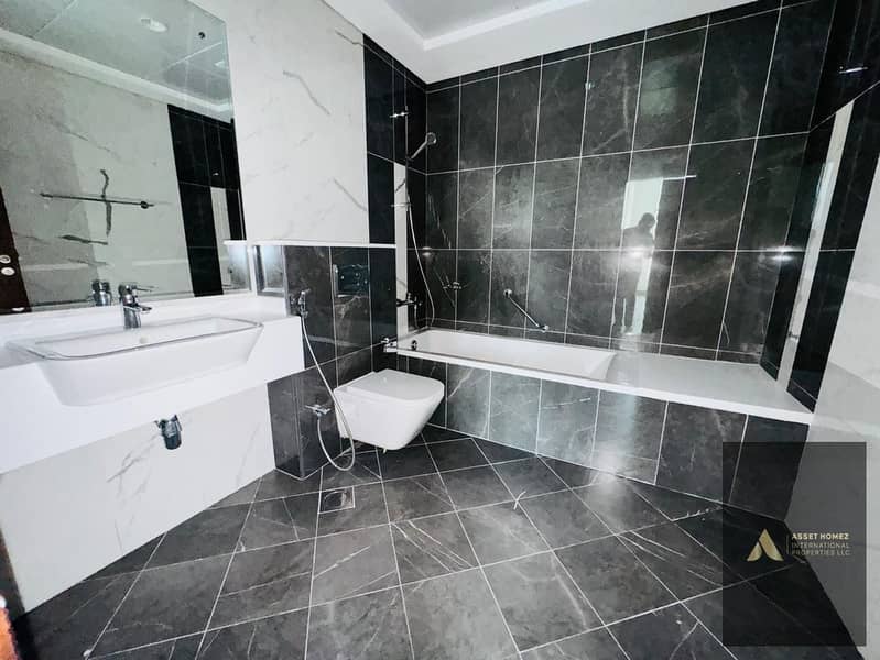 Spacious and Modern, Great Layout, High Finishing