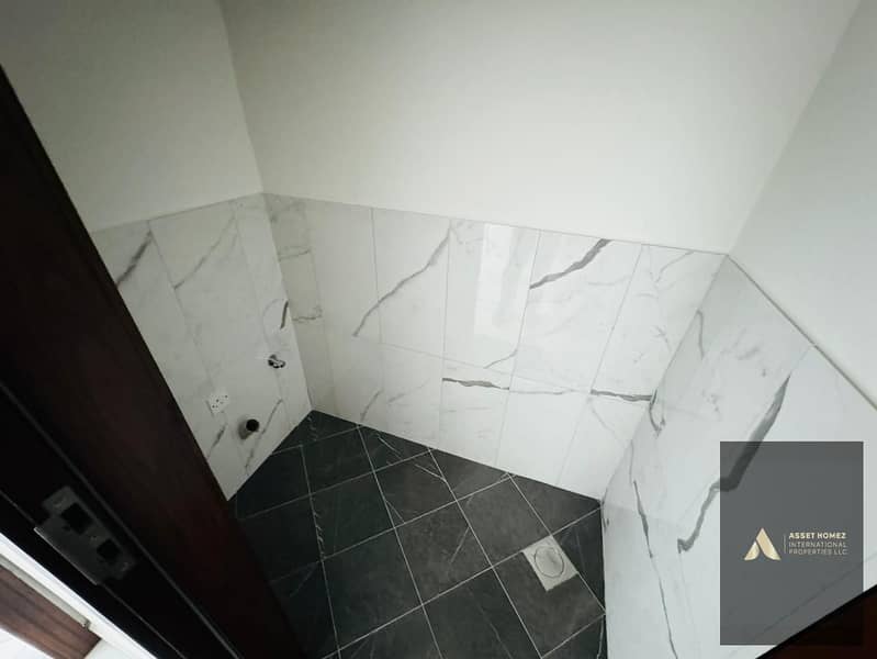 Spacious and Modern, Great Layout, High Finishing - Image 8