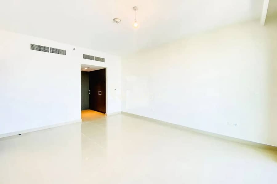 Vacant December I Burj Khalifa View I Chiller Free