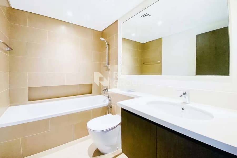 Vacant December I Burj Khalifa View I Chiller Free - Image 7