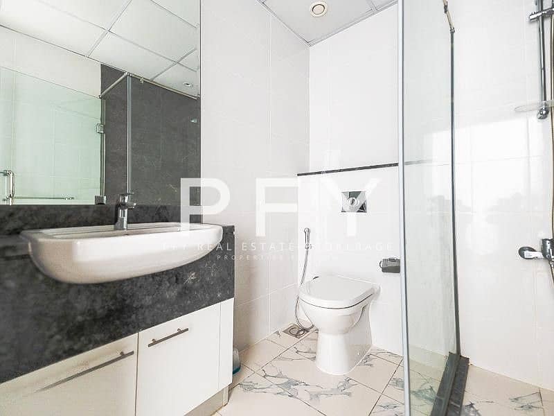 Vacant | High floor | Pool View | Prime Location - Image 12