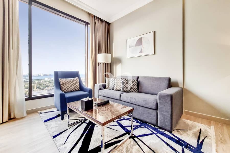 4 Cheqs |Walk to Metro|Sea View |Service Hotel - Image 9