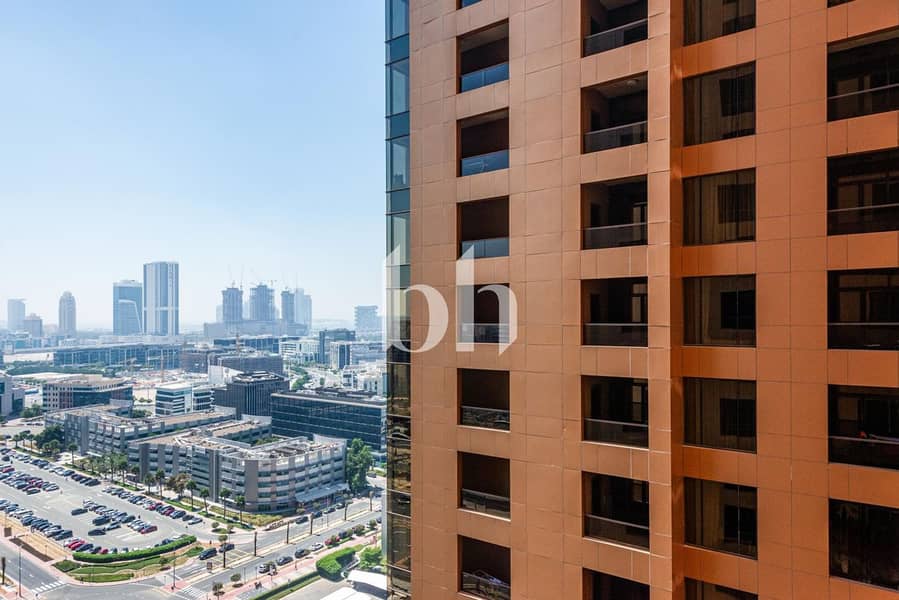 Jan 15 Early Booking| Walk to Metro | Serviced - Image 15