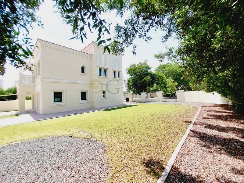 Massive Plot |Extendable Villa |Corner |Hot Deal - Image 17