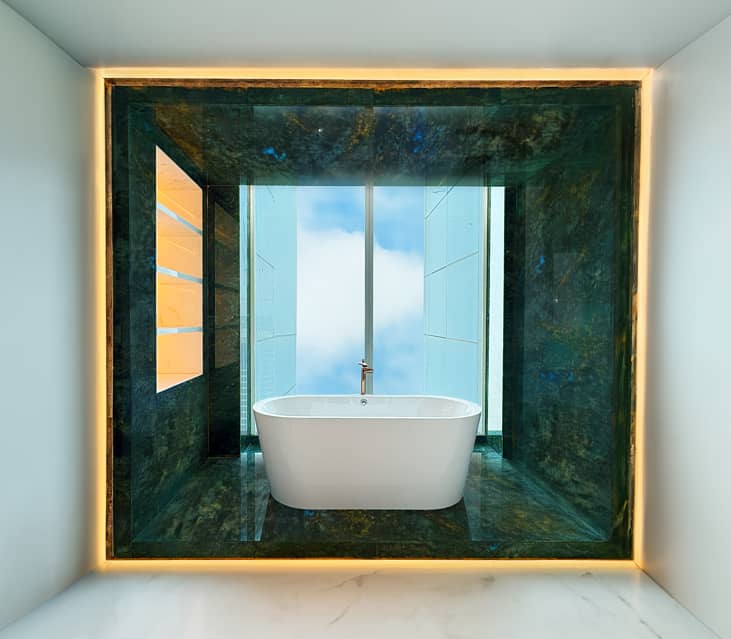 25 Master Bath Extended V2. png