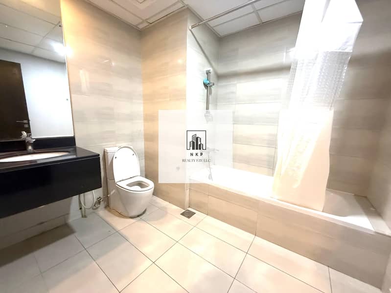 7 6d28141f-4933-46d7-8a8a-7d55cac32425. jpeg