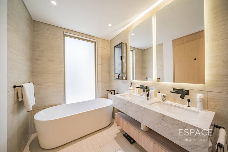 Rooftop Terrace | Private Pool | VOT - Image 16