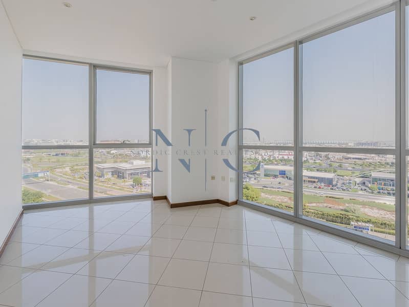 Vacant and Ready | Pool View | Multiple Cheques