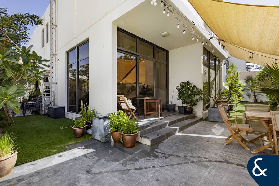 6 B+M | PARK/POOL BACKING | LARGE PLOT | VOT