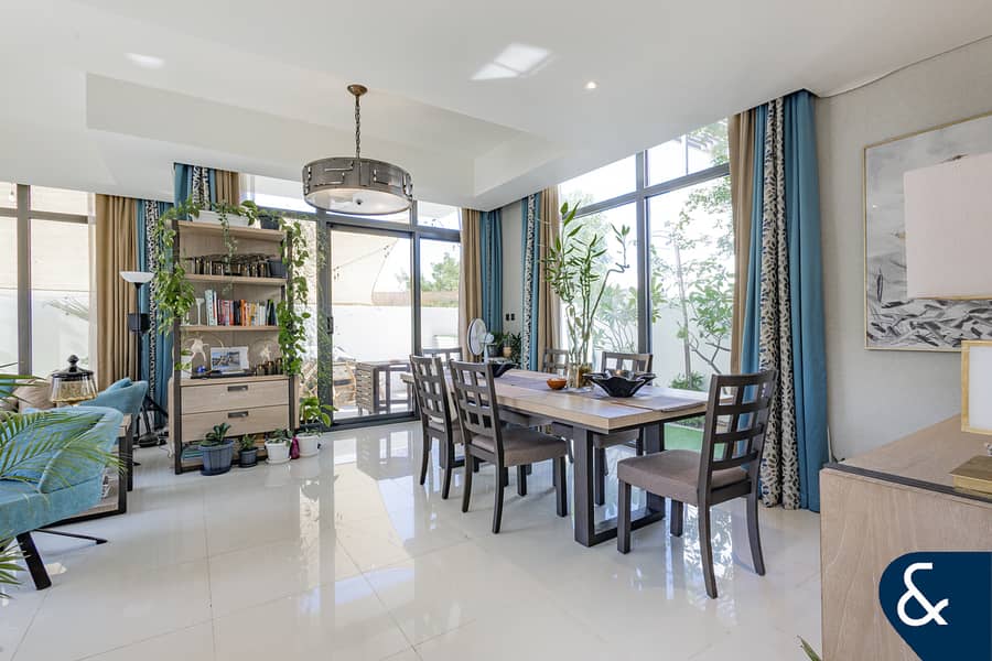 6 B+M | PARK/POOL BACKING | LARGE PLOT | VOT - Image 6