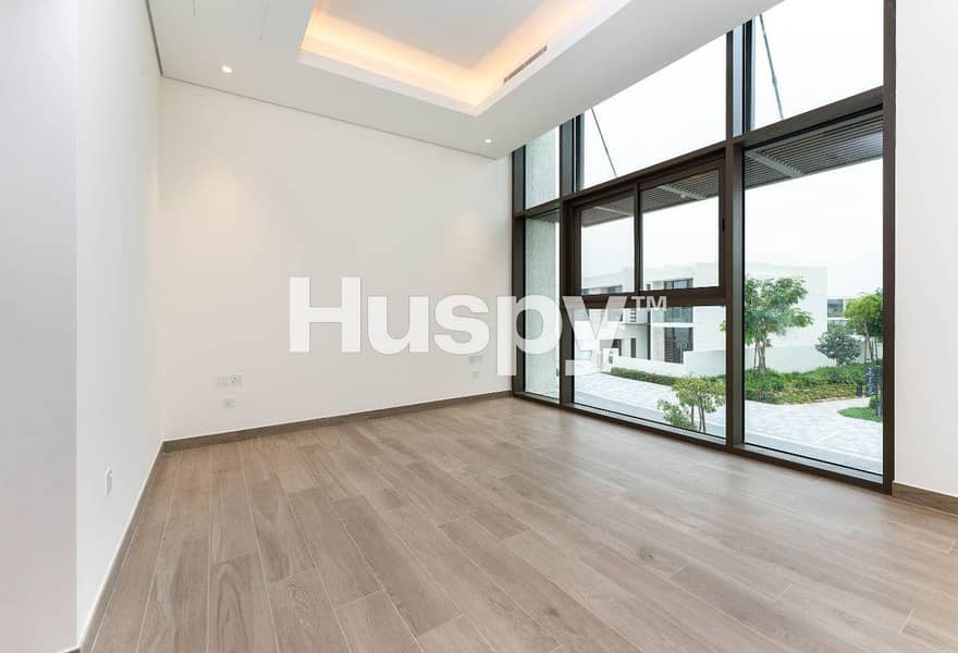 Vacant | End Unit | Single Row - Image 15