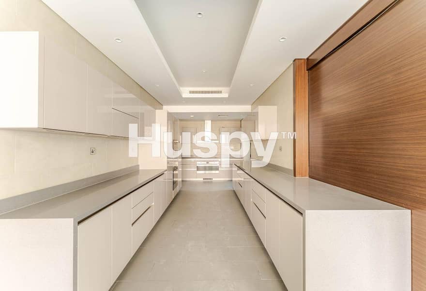 Large Layout | Vacant | Private Pool