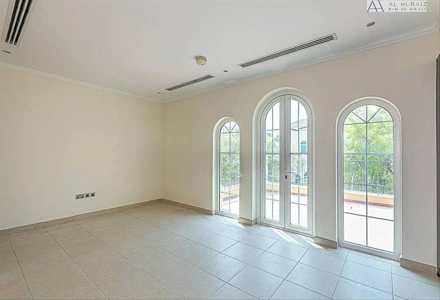 3 Large | With Pool | Amazing Location - Image 12