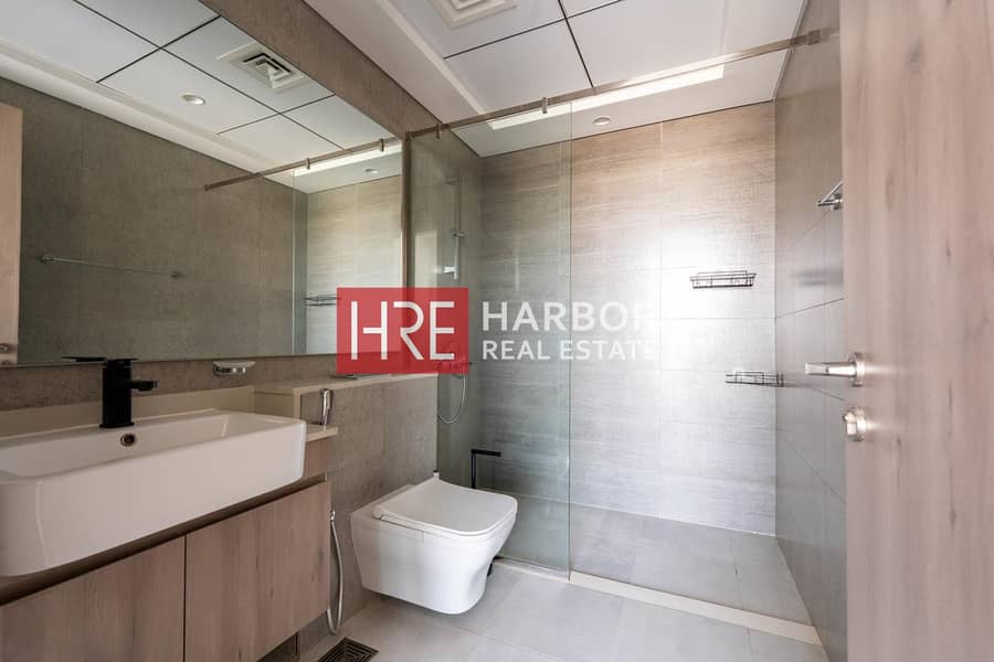 Upgraded | Bright | Vacant | Large Balcony - Image 16