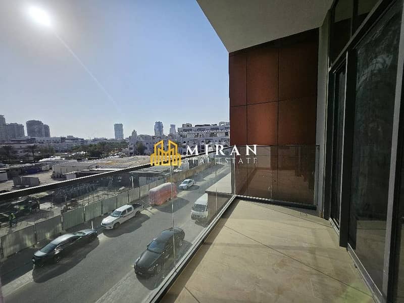 Brand New - All Ensuit bedroom - Chiller with Dewa