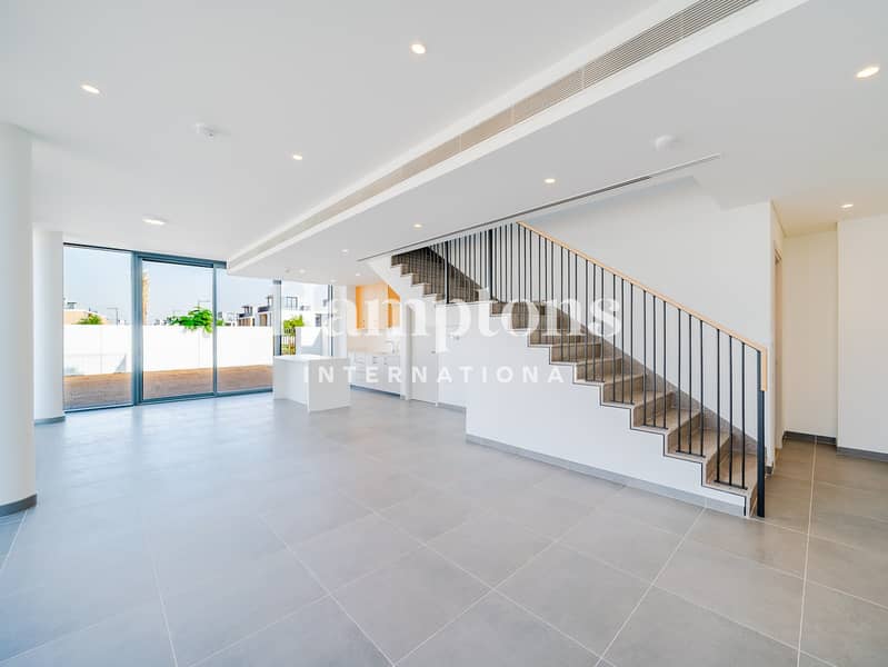 CORNER VILLA | READY | ADJACENT TO THE PARK