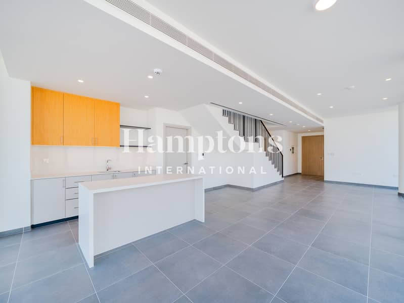 CORNER VILLA | READY | ADJACENT TO THE PARK