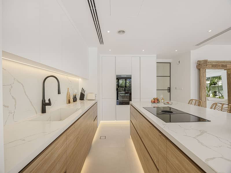 Fully Renovated | Private Pool | Family Home - Image 9