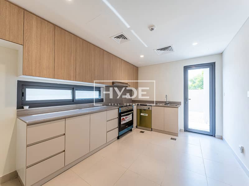 Single Row | 4 Ensuite Bed | Semi Detached