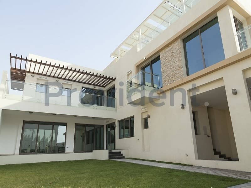 Detached Garden villa with Rooftop Terrace