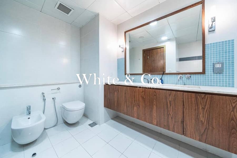 Sea & Skyline | Available | Private beach - Image 11